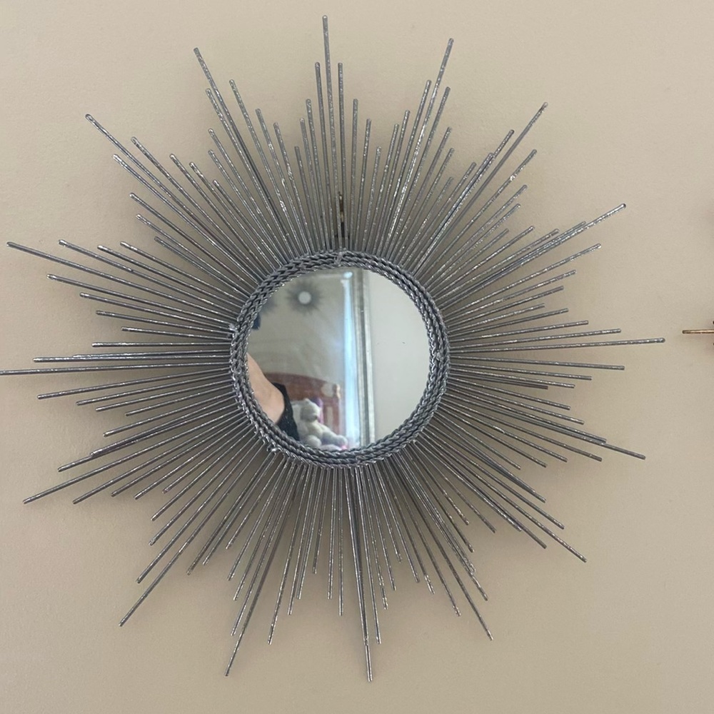 Pier 1 silver mirror (decor)